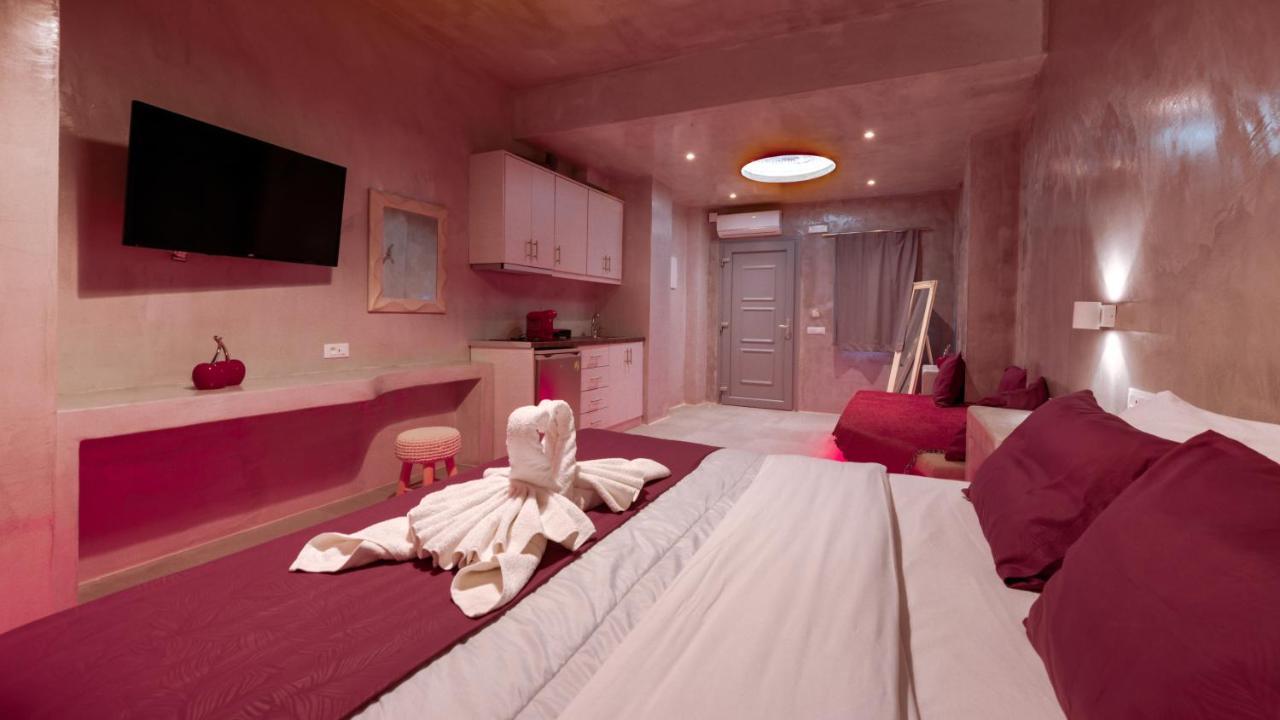 The Muses Of Santorini Private Jacuzzi Suites Vóthon Extérieur photo