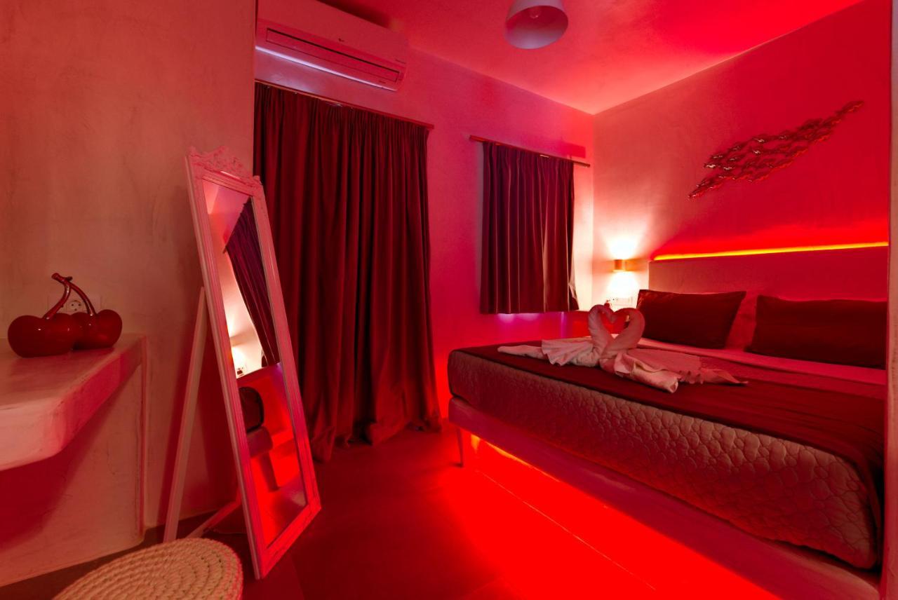 The Muses Of Santorini Private Jacuzzi Suites Vóthon Extérieur photo