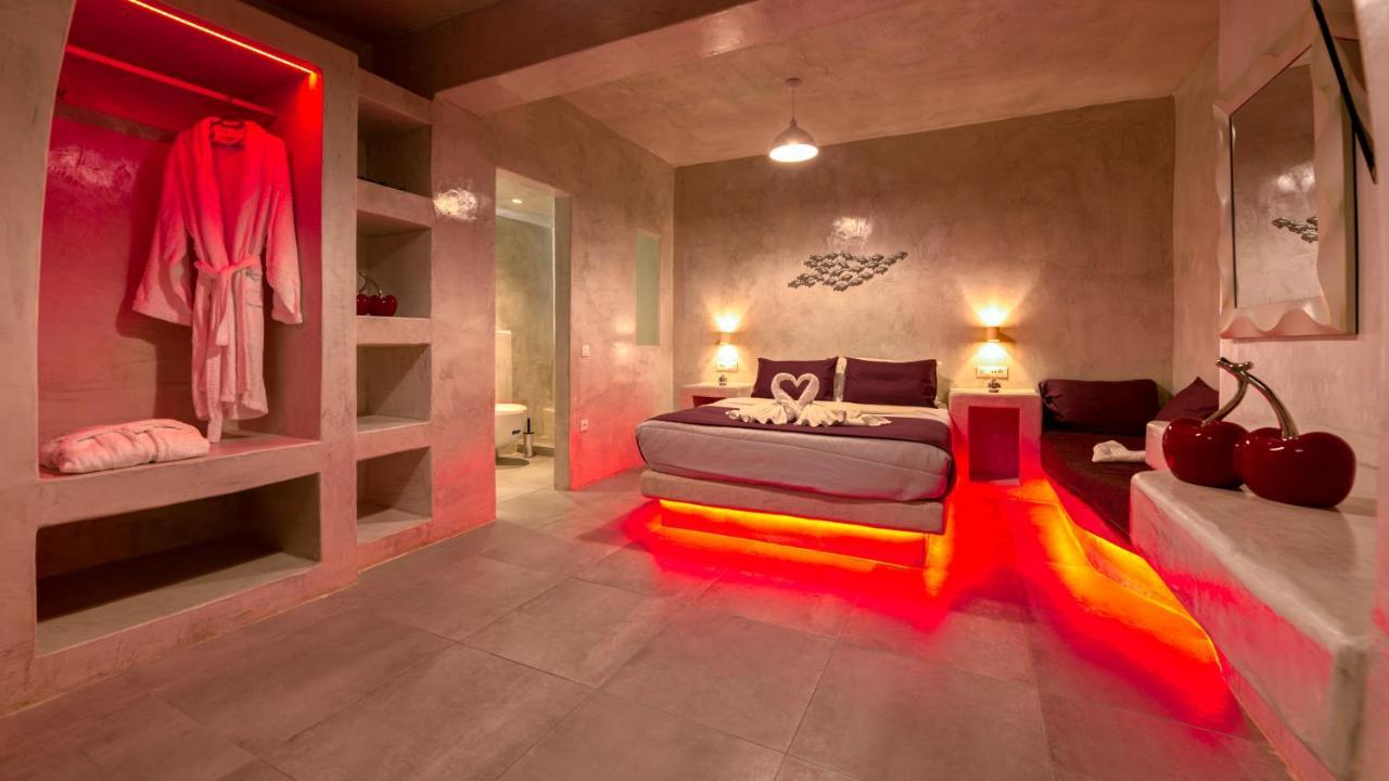 The Muses Of Santorini Private Jacuzzi Suites Vóthon Extérieur photo