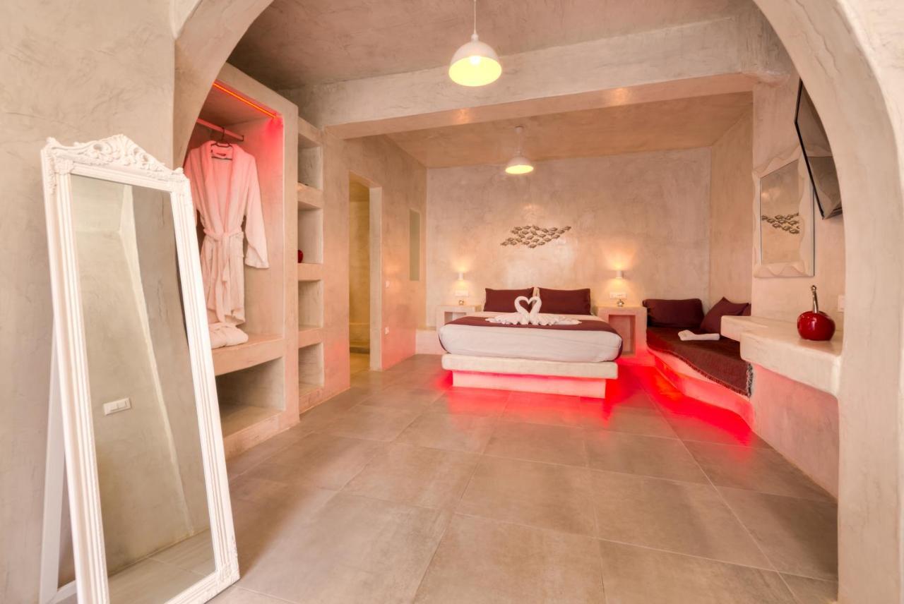 The Muses Of Santorini Private Jacuzzi Suites Vóthon Extérieur photo