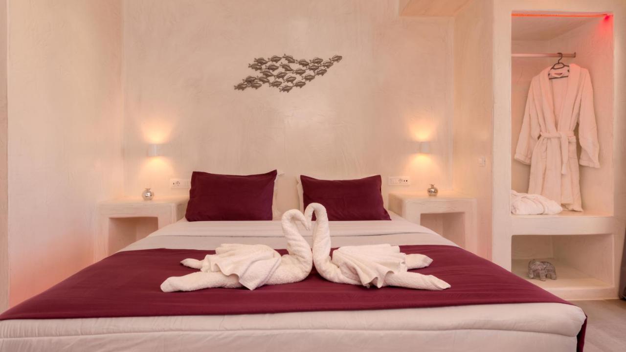 The Muses Of Santorini Private Jacuzzi Suites Vóthon Extérieur photo