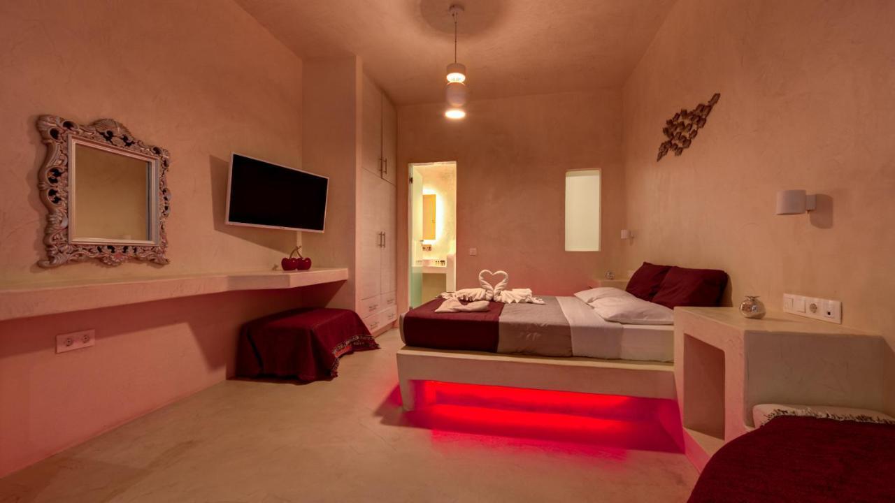 The Muses Of Santorini Private Jacuzzi Suites Vóthon Extérieur photo